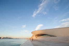 TRAVELLING FILMS